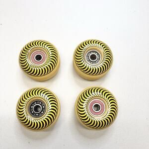 Spitfire Classics 55mm Swirl Wheels With Bones Reds Bearings